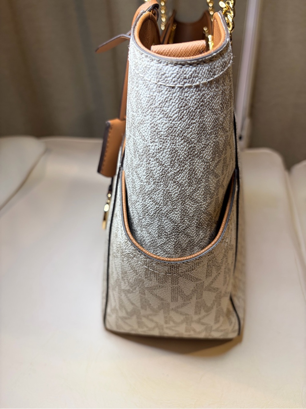 Michael Kors Cream & Brown MK Signature Tote with Gold Hardware - Picture 3 of 14